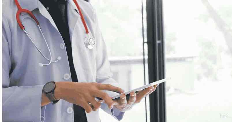 Choosing the Right Practice Management Software for Small Clinics in India