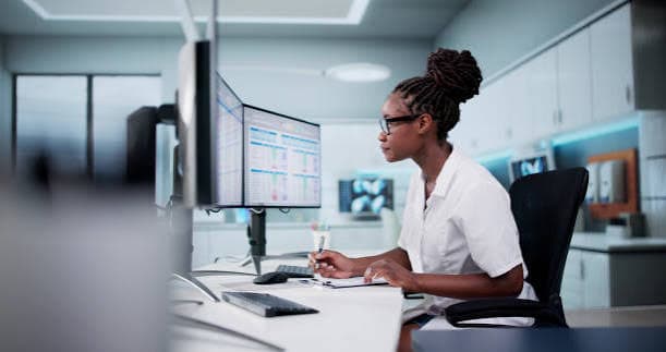 Online Health Advice: When Personal Stories Become Unreliable